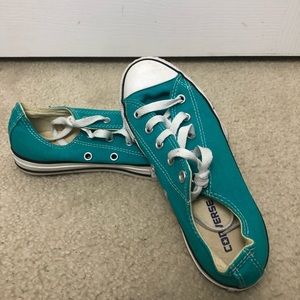 KIDS SIZE 2 ALL STAR CONVERSE